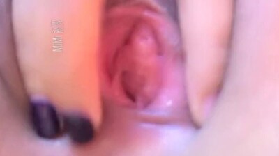 美女主播高清讲解女性私密花园构造！清晰对白深入探索敏感地带，湿身教学带你解锁高潮秘境