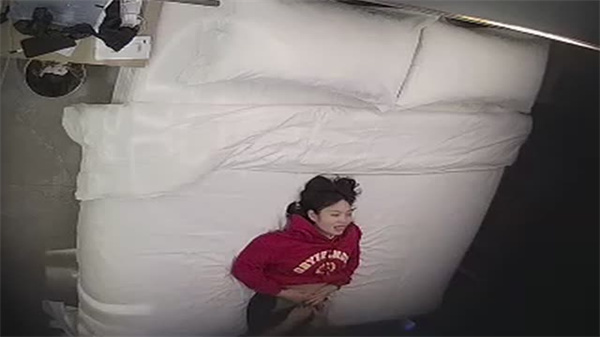 乐橙酒店监控偷录情侣大战 无码完整版